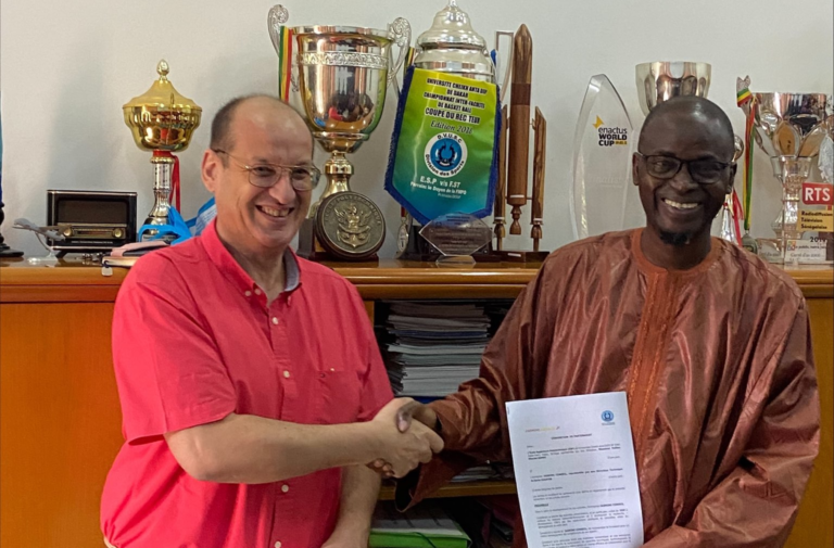 Jasmine Conseil dans le cadre de ses projets d’incubation logiciels et open source, signe avec l’ESP de Dakar une convention de collaboration.